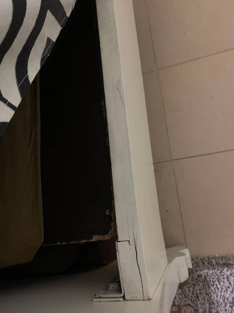 Bed set + side table + dressing table 11