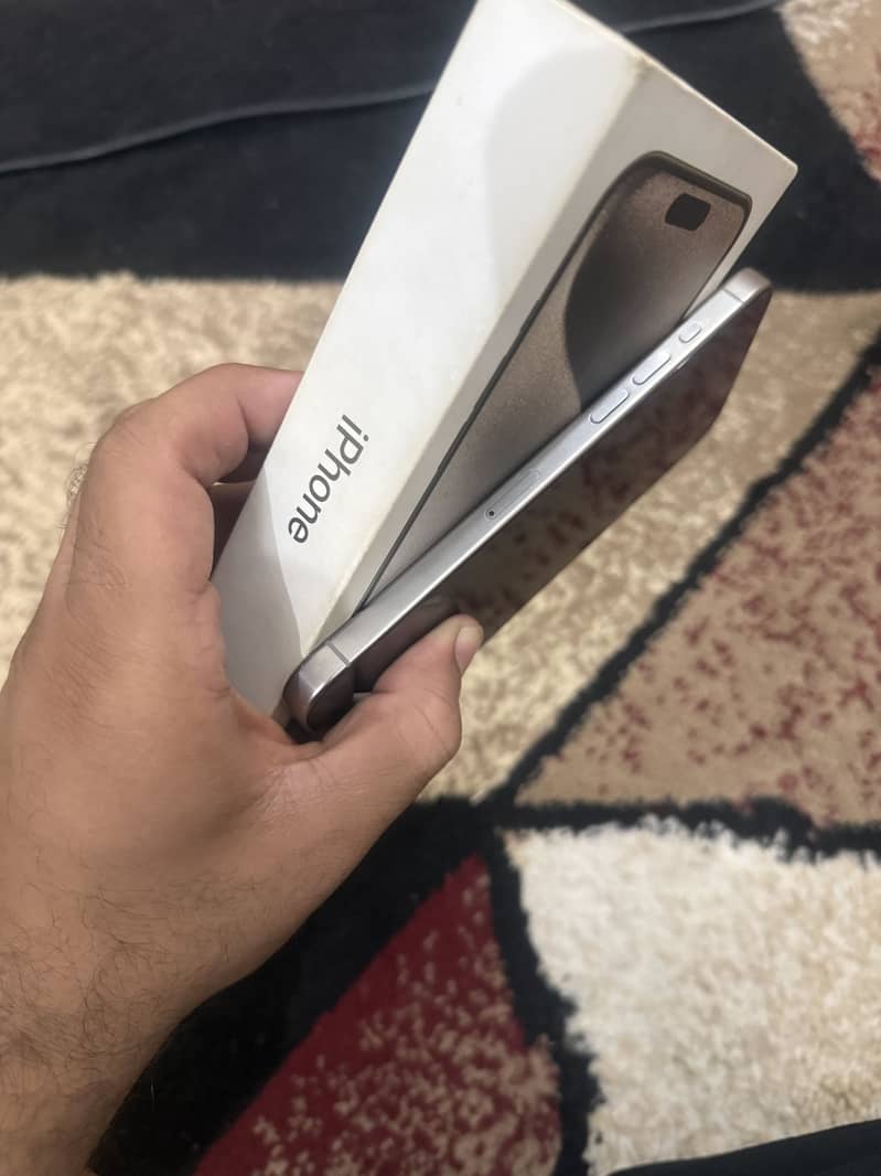 Apple iPhone 15 Pro Max 1