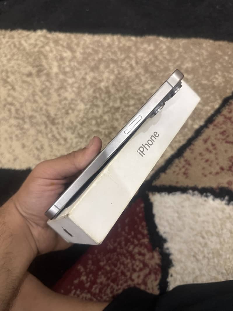 Apple iPhone 15 Pro Max 4