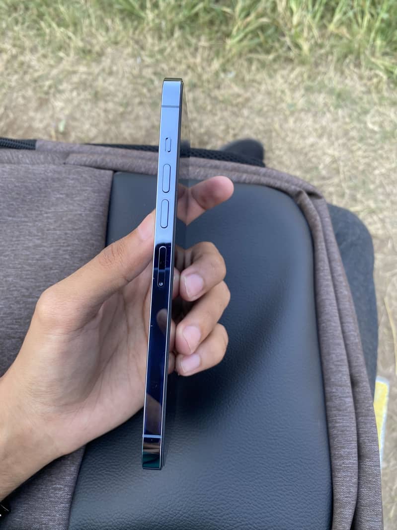 iPhone 13ProMax 4