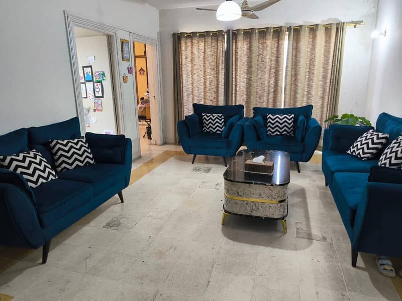 7 seater sofa set and table 0