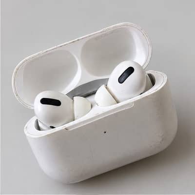 wireless earbuds for Sell 10/9 Condition