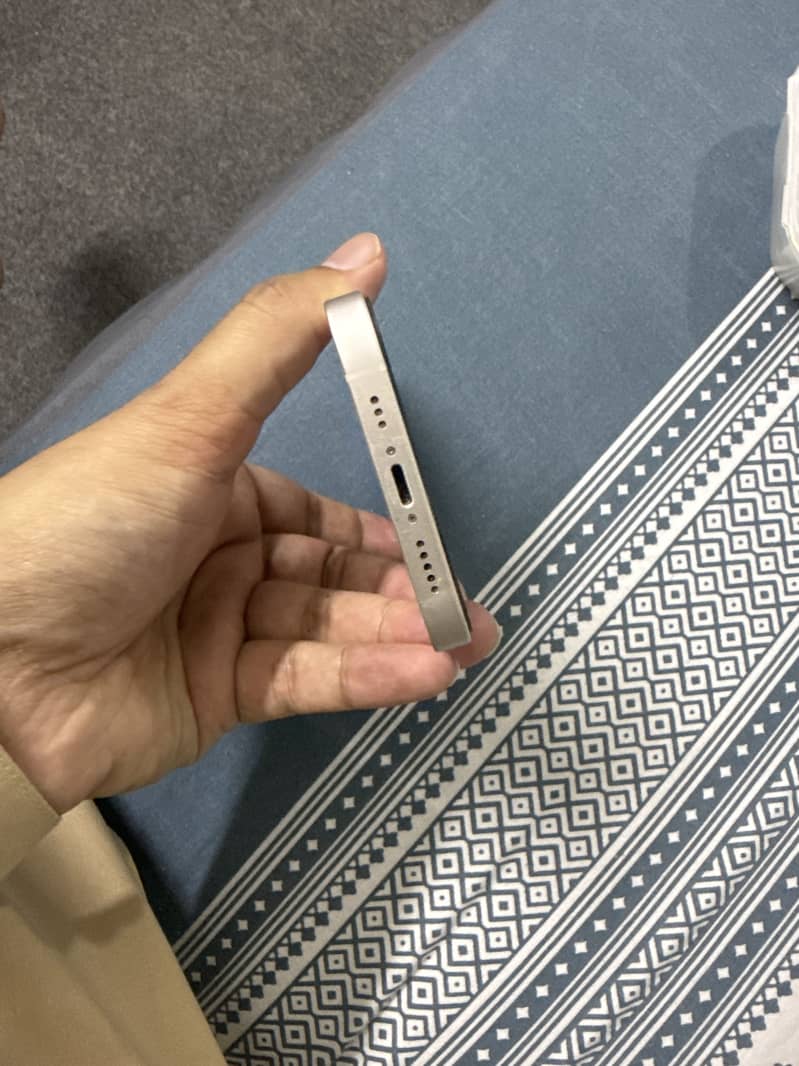 Apple iPhone 13 3
