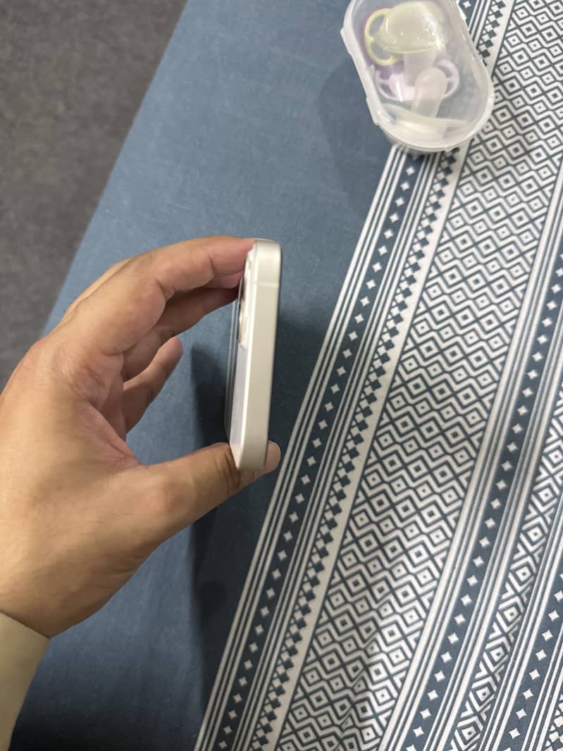 Apple iPhone 13 4