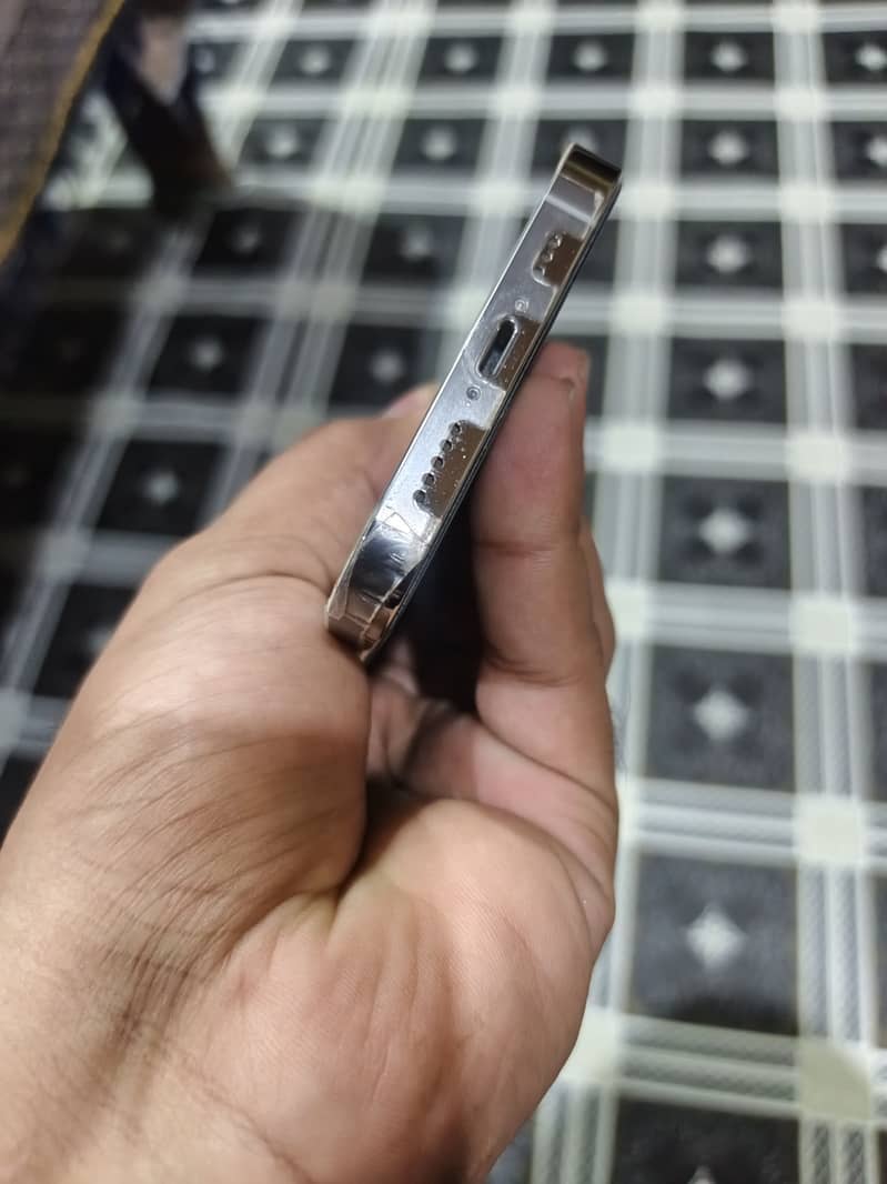 Apple iPhone 13 Pro 0