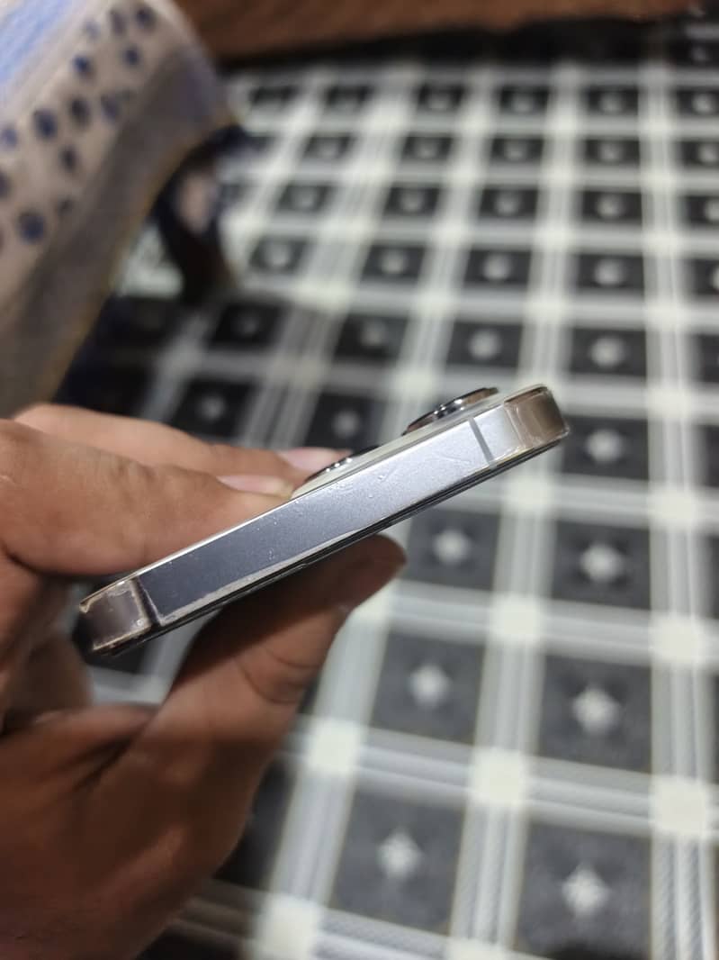 Apple iPhone 13 Pro 2
