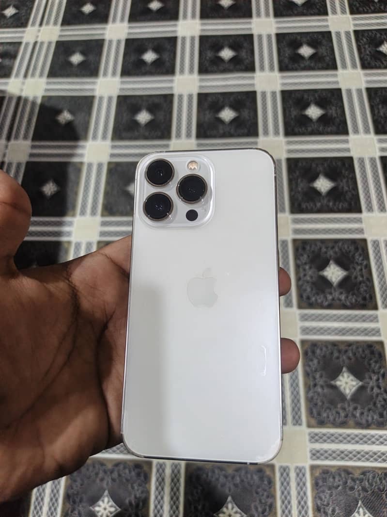 Apple iPhone 13 Pro 3