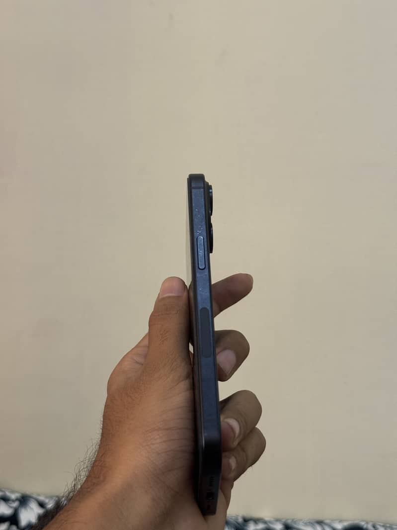 Apple iPhone 15 2
