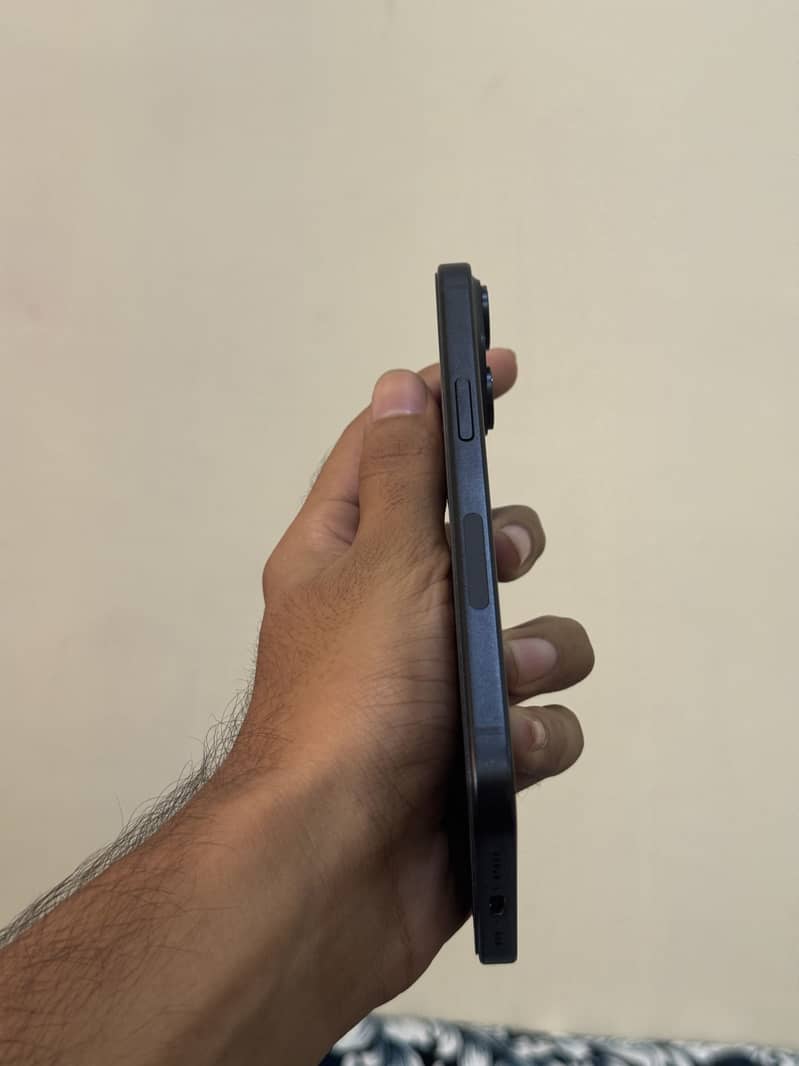 Apple iPhone 15 3