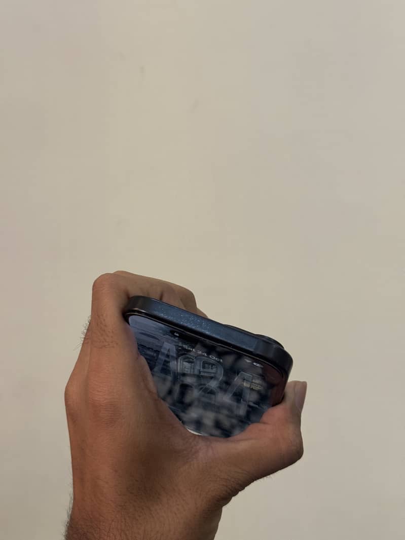 Apple iPhone 15 4