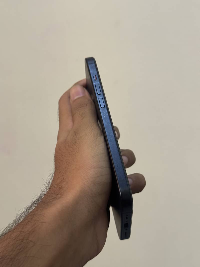 Apple iPhone 15 6