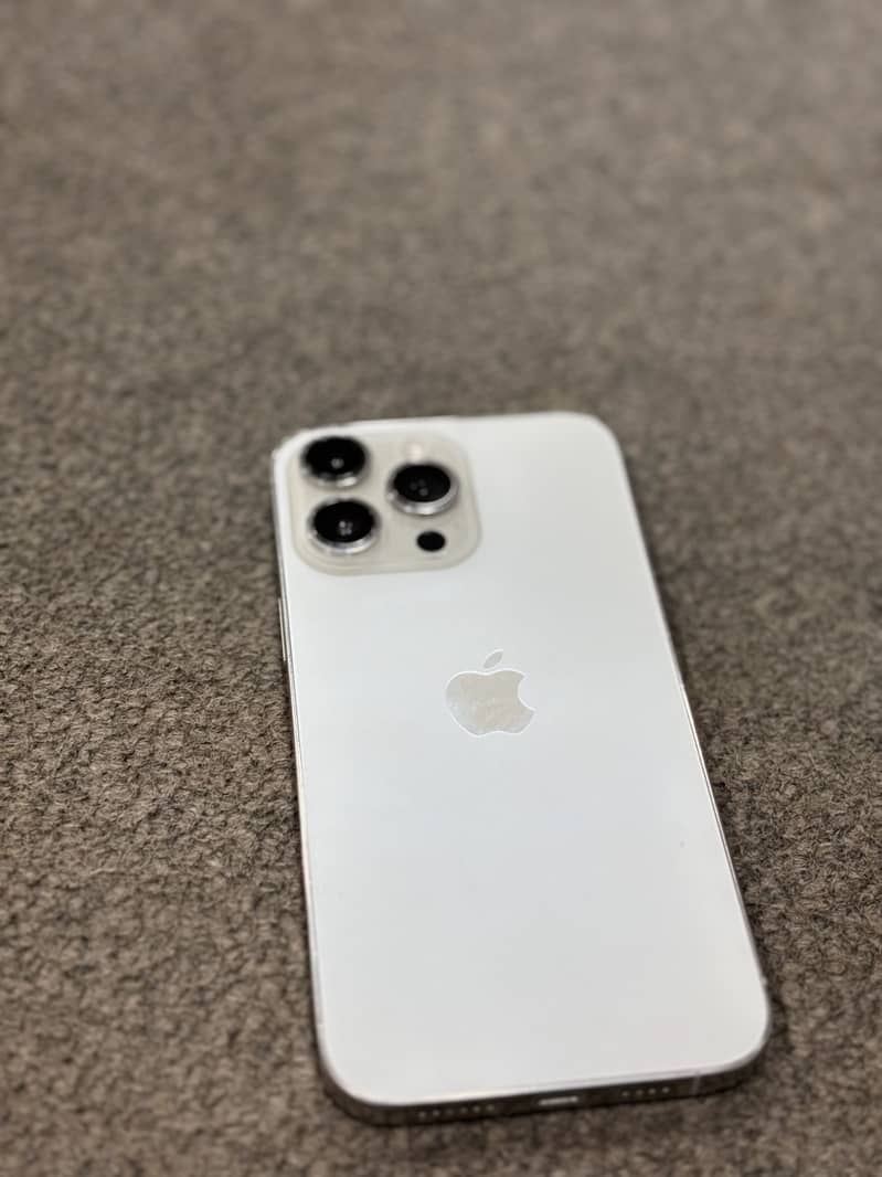 Apple iPhone 14 Pro Max 0