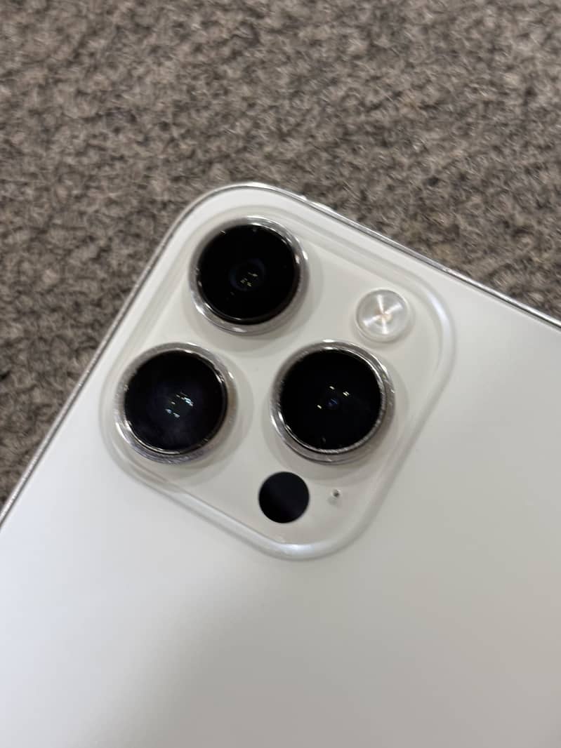 Apple iPhone 14 Pro Max 1
