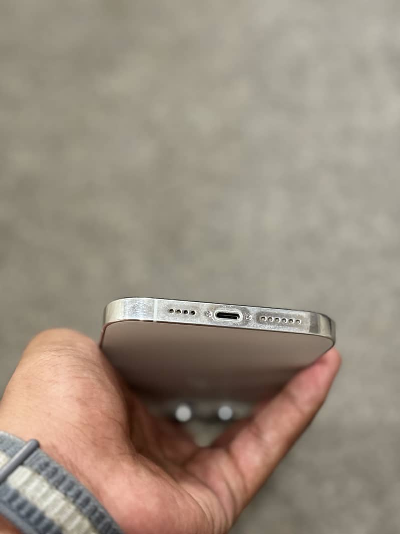 Apple iPhone 14 Pro Max 4