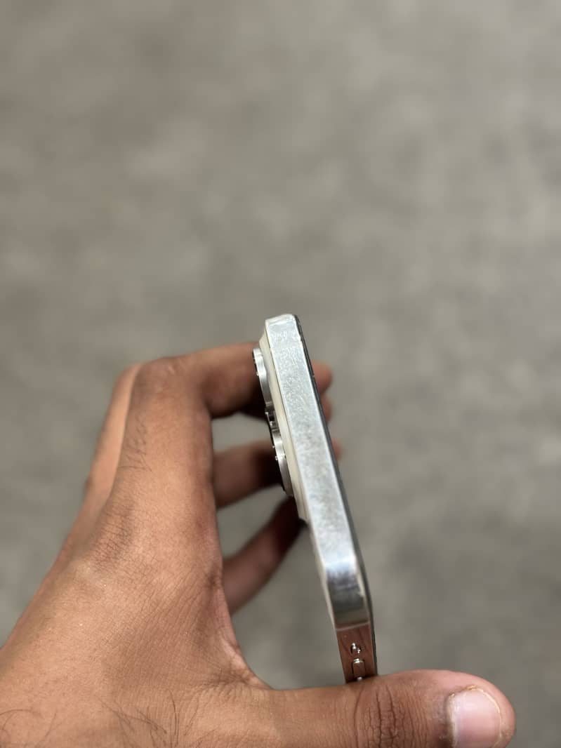 Apple iPhone 14 Pro Max 5