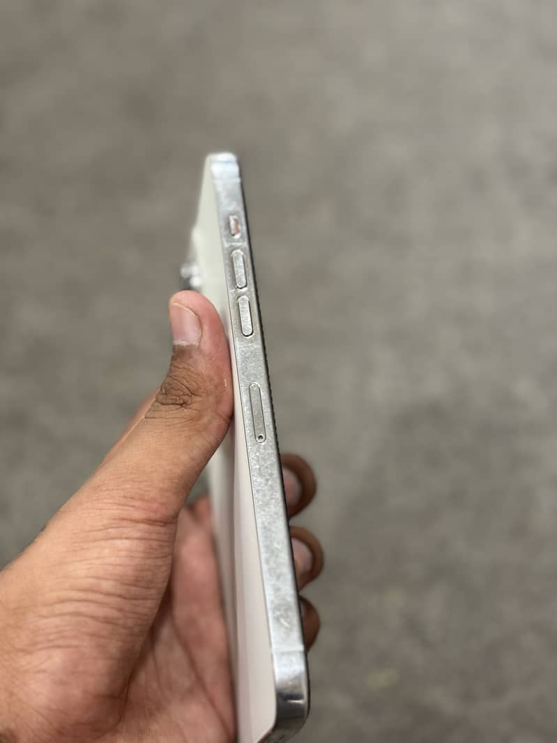 Apple iPhone 14 Pro Max 6