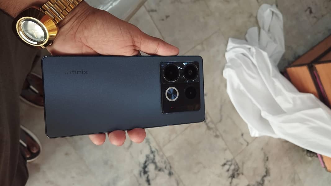 Infinix Note 40 4