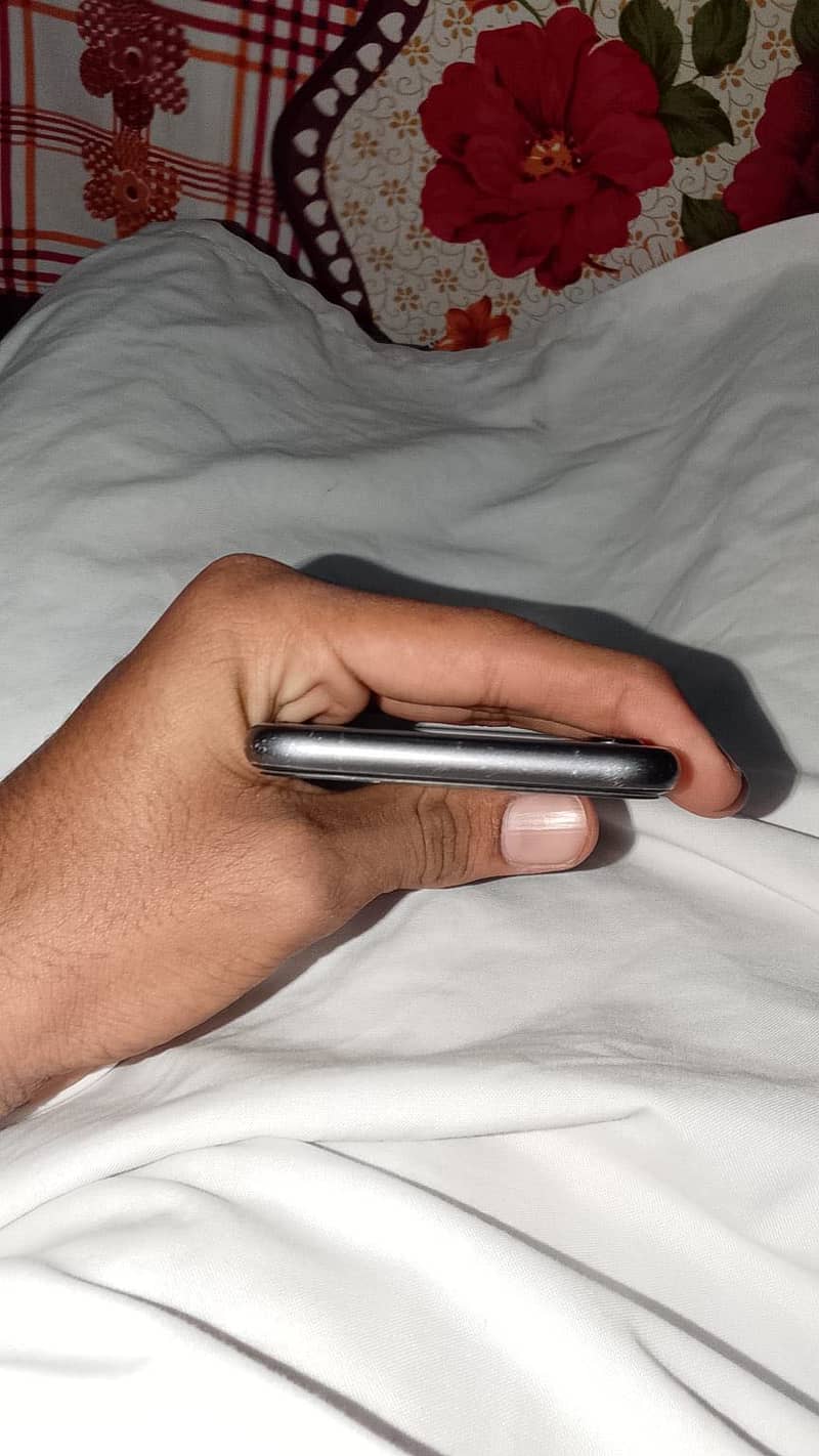Apple iPhone 8 0