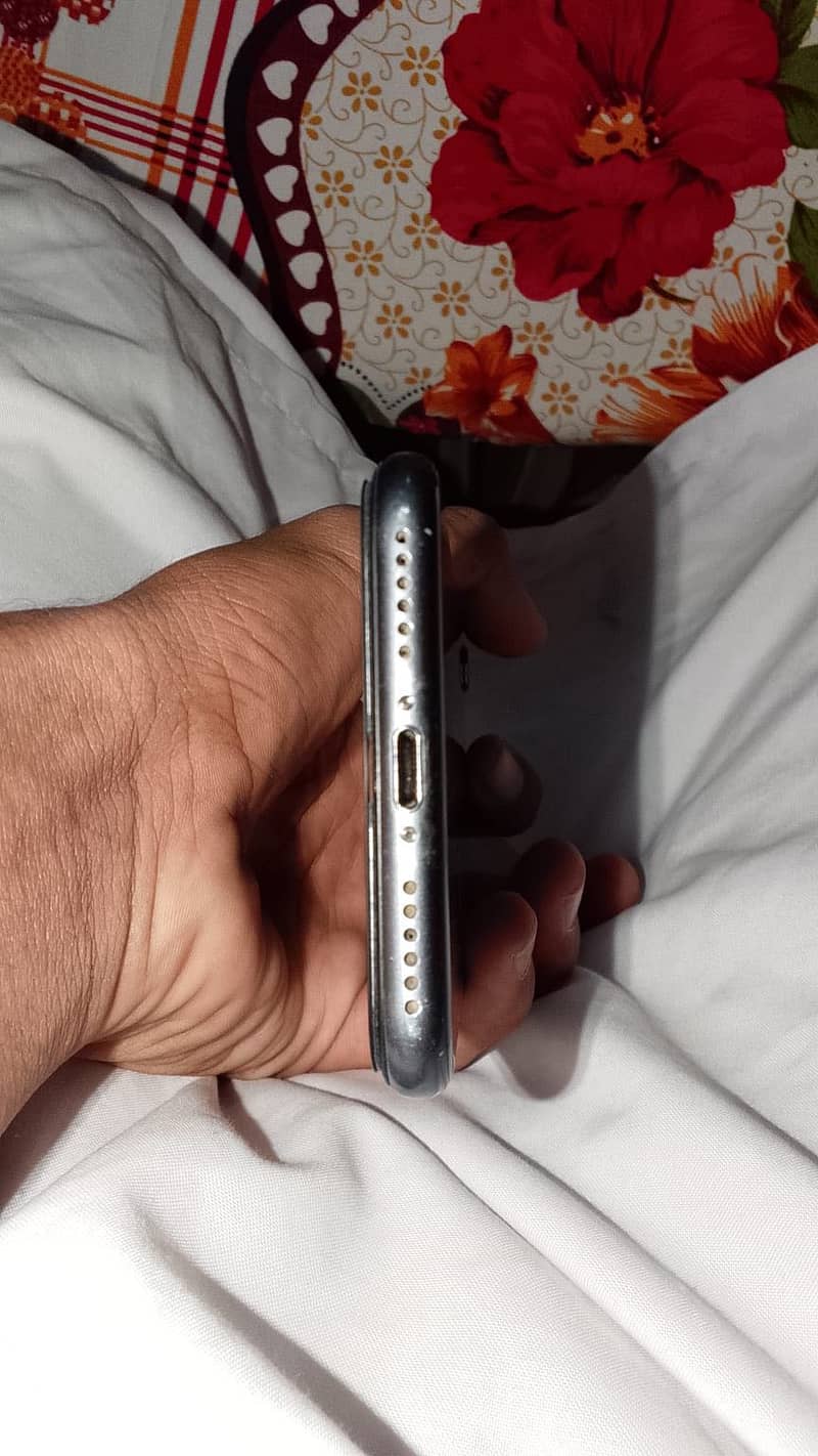 Apple iPhone 8 5