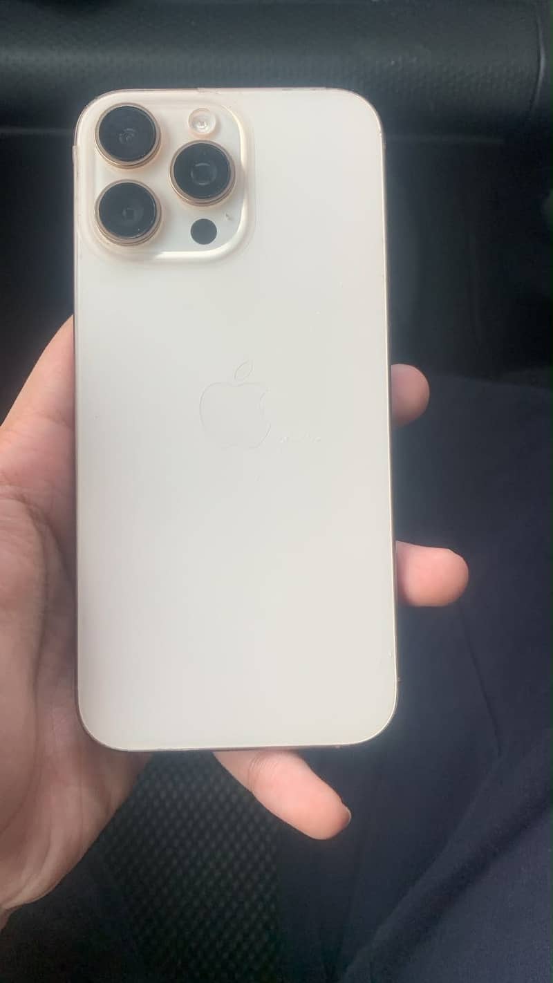 Apple iPhone 16 Pro Max 0