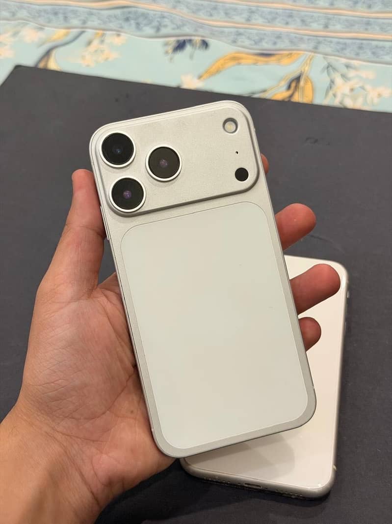 Apple iPhone 11 0