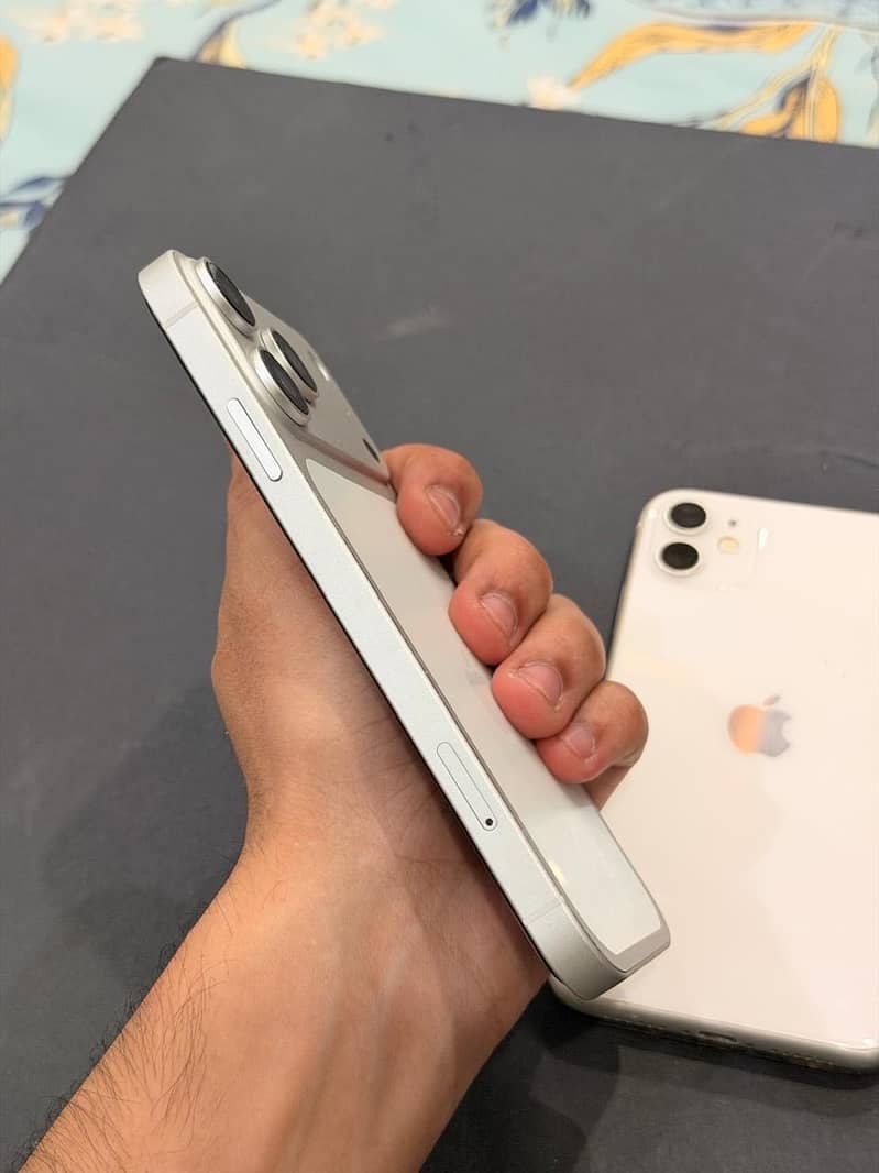 Apple iPhone 11 4