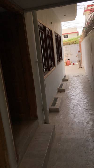 1ST FLOOR 4 BED D/D 2 ATTACHE 2 COMMON CAR PARKING JAUHAR 13