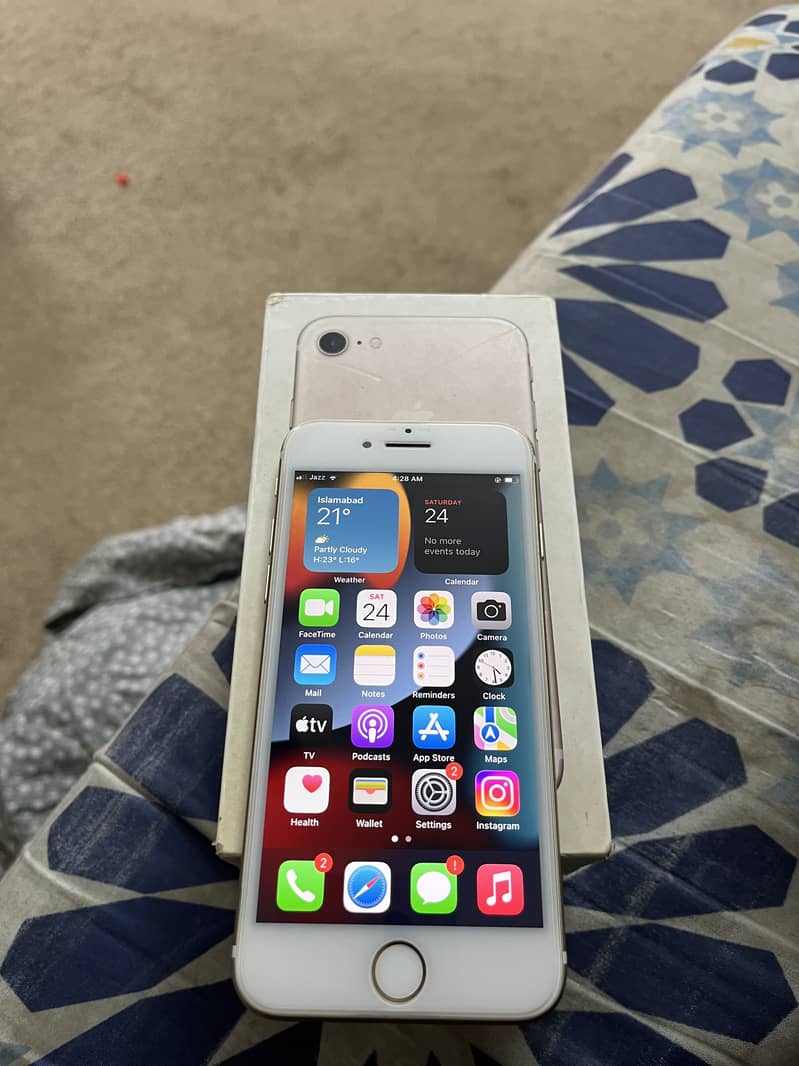 Apple iPhone 7 1