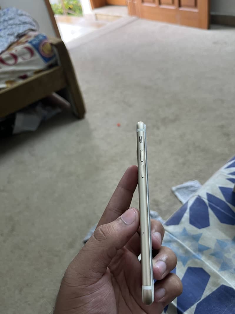 Apple iPhone 7 4