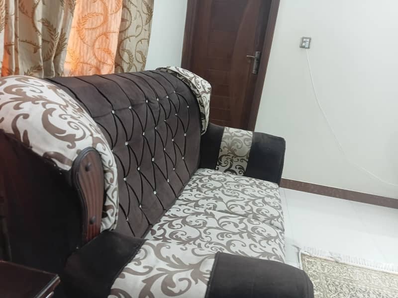 seater sofa,deewan,glass table 2