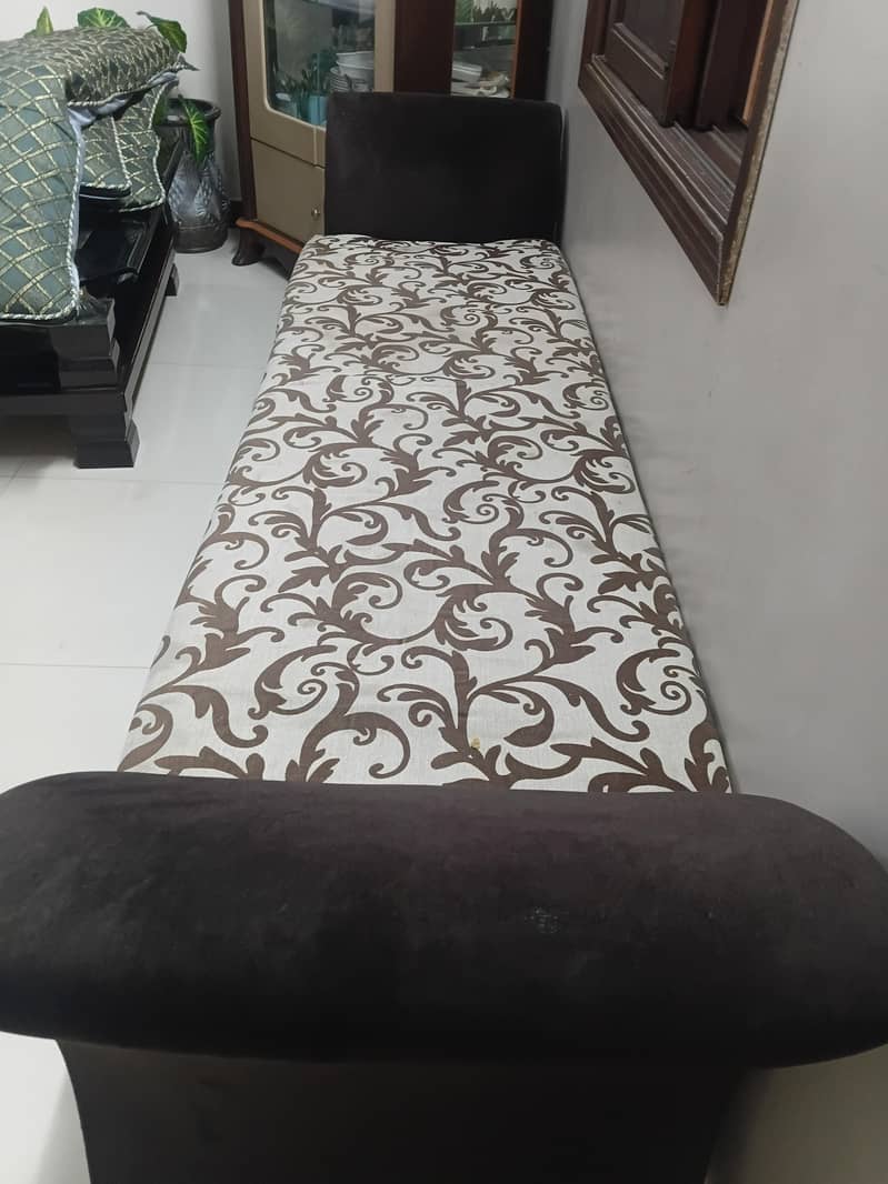 seater sofa,deewan,glass table 5
