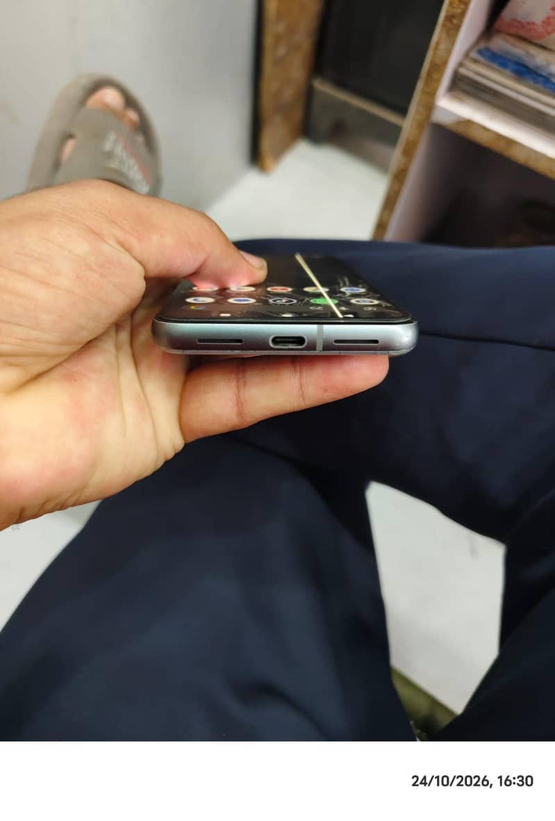 Google Pixel 8 3