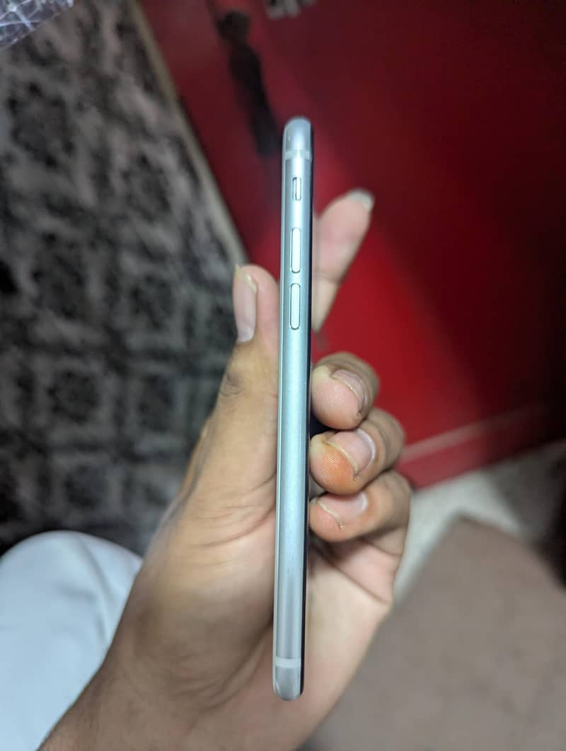 Apple iPhone se 2 3