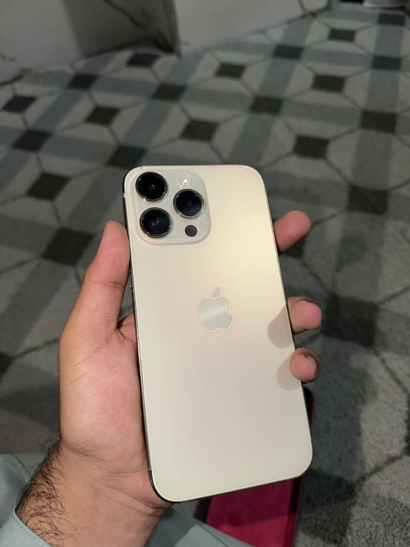 Apple iPhone 14 Pro Max 0
