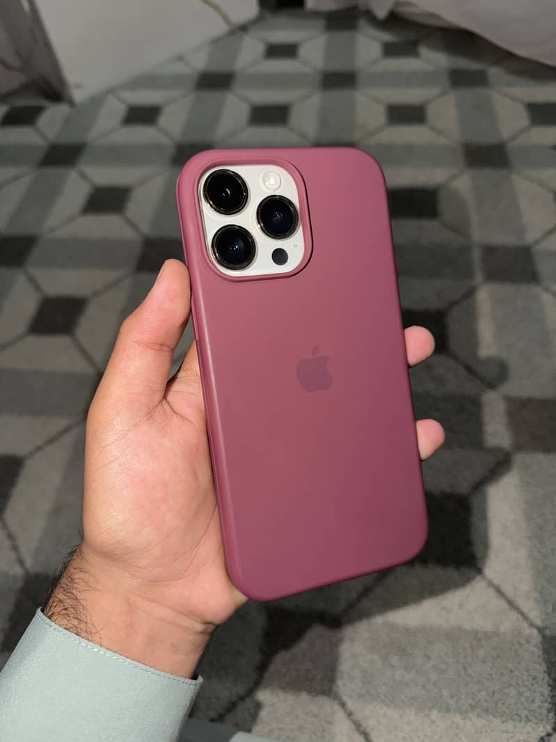 Apple iPhone 14 Pro Max 2