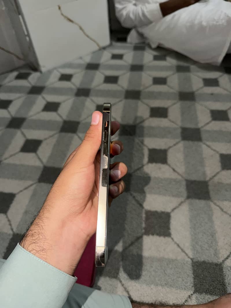 Apple iPhone 14 Pro Max 7