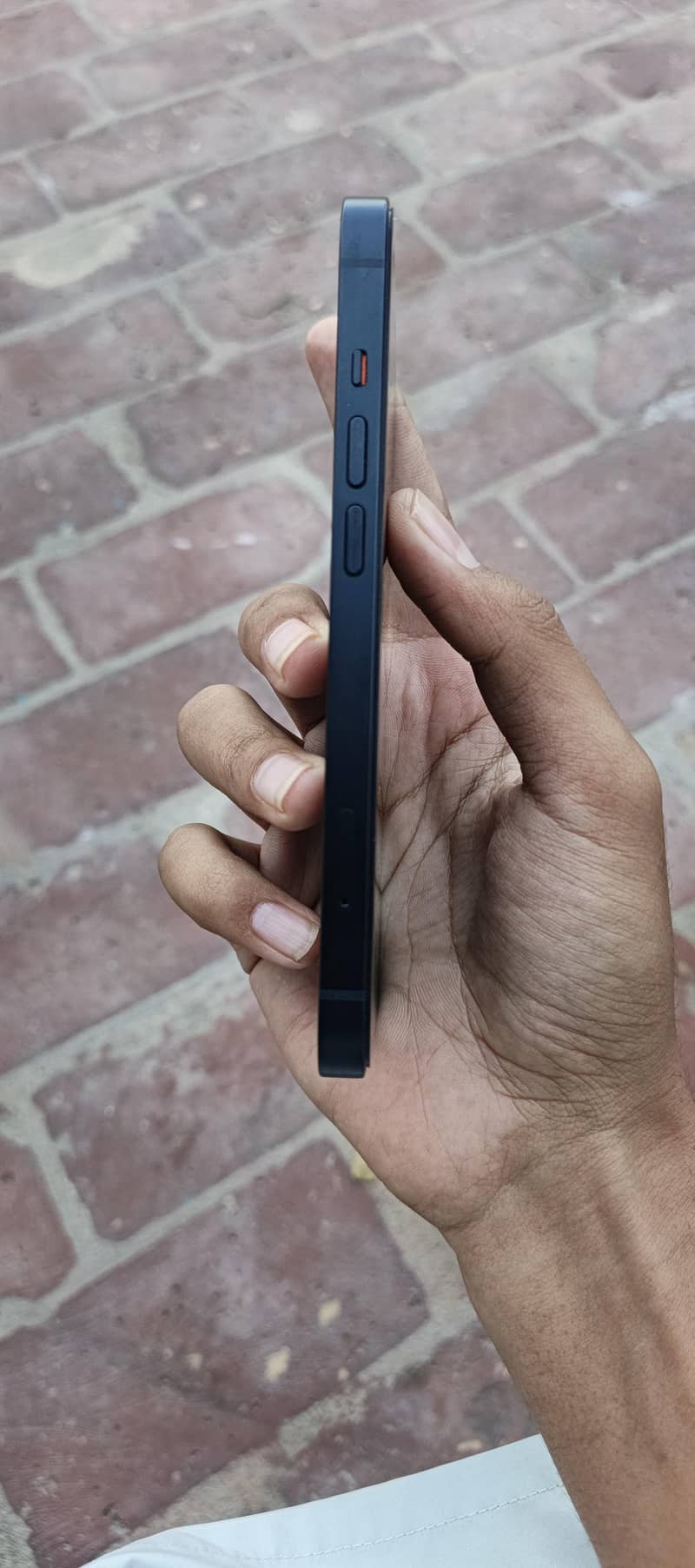 Apple iPhone 13 2