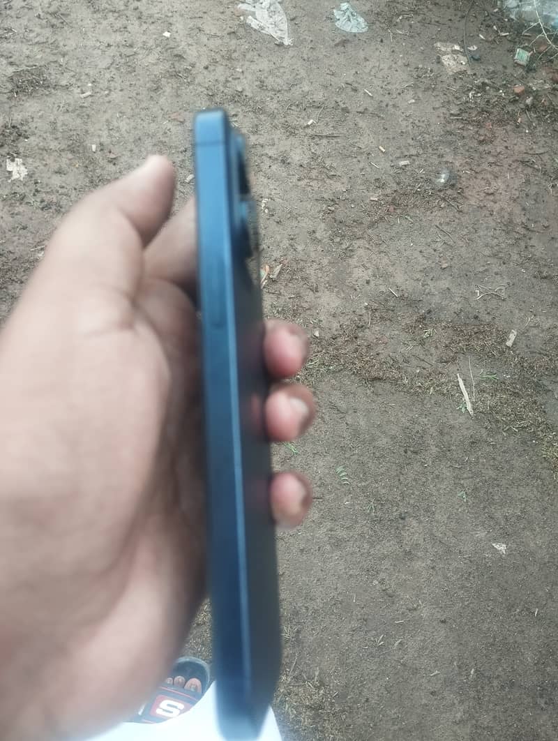 Apple iPhone 15 Pro Max 1