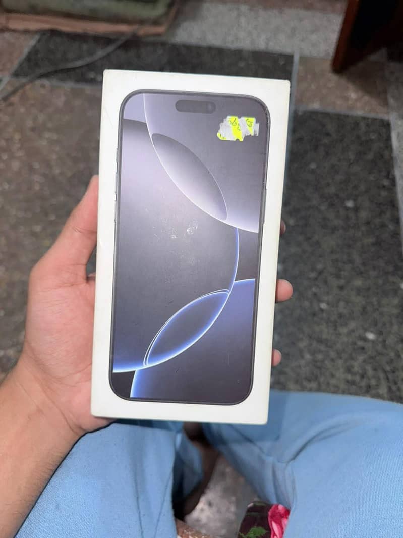 Apple iPhone 16 Pro Max 1
