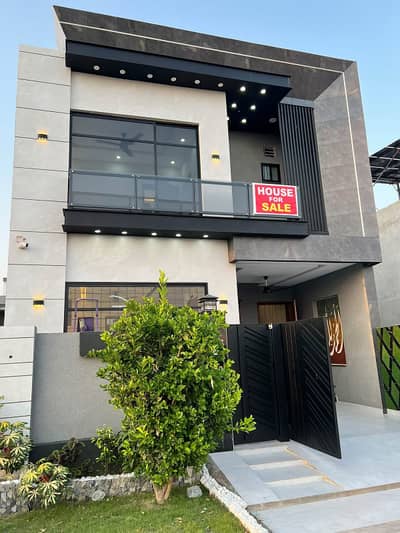 5 Marla House for Sale in Crystal Block, Park View City Lahore Park Facing