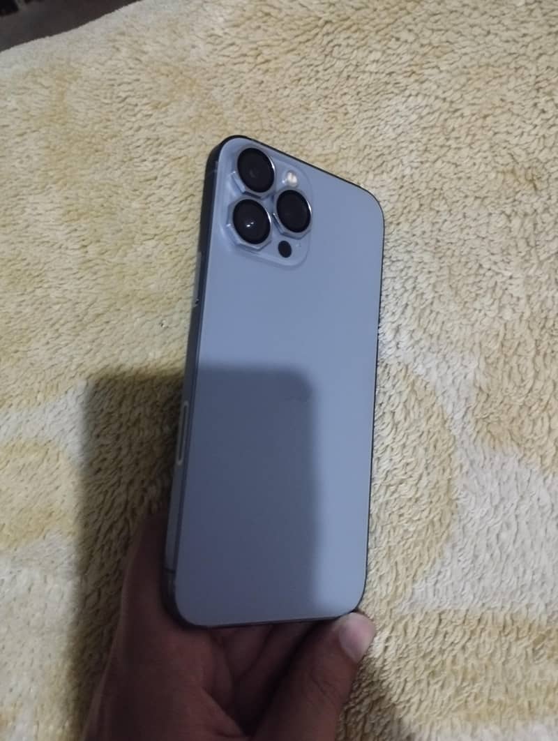 Apple iPhone 13 Pro Max 3