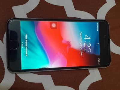 Apple iPhone 6==16 GB