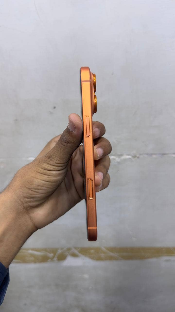 Apple iPhone 17 Pro Max 2
