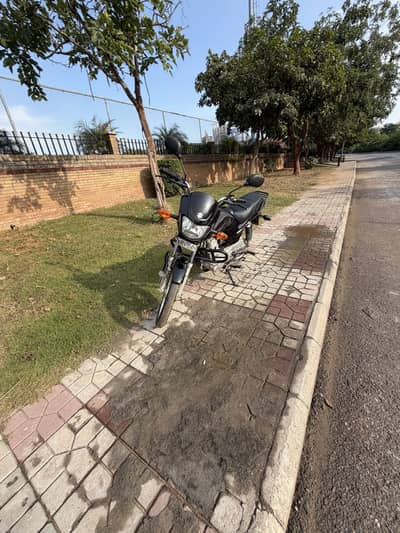 Suzuki gd 110s black color , 7000 km droven, maintained by armyofficer
