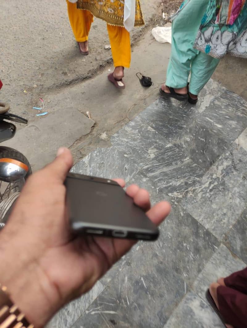 Google Pixel 8a 3