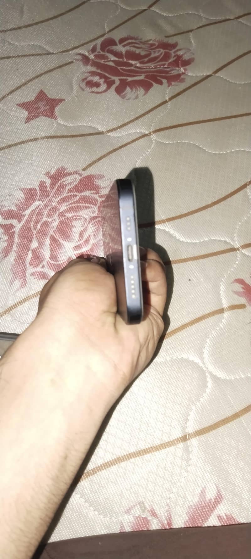 Apple iPhone 12 4