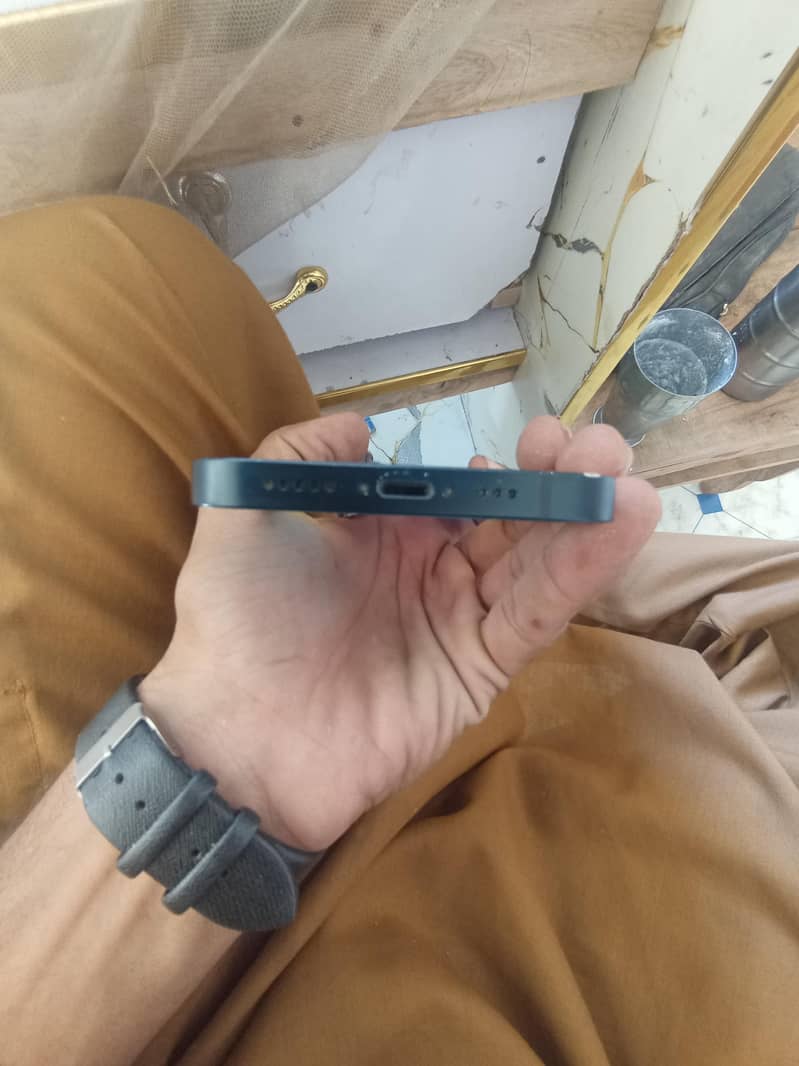 Apple iPhone 13 3