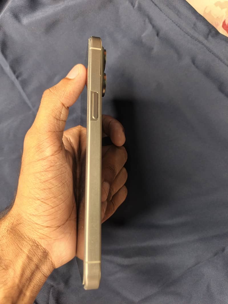 Apple iPhone 15 Pro Max 1