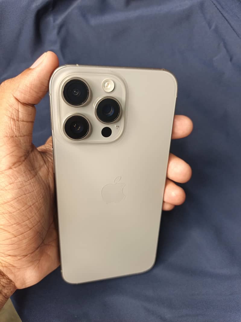 Apple iPhone 15 Pro Max 0