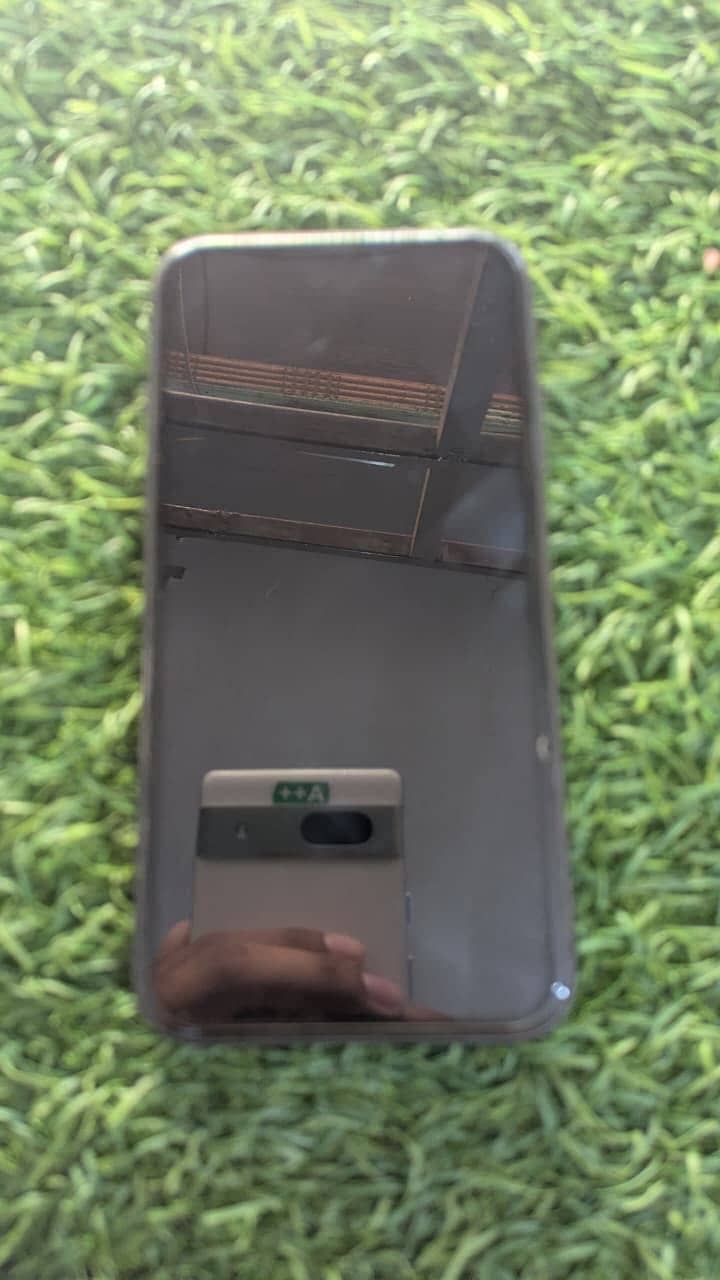 Apple iPhone 11 4